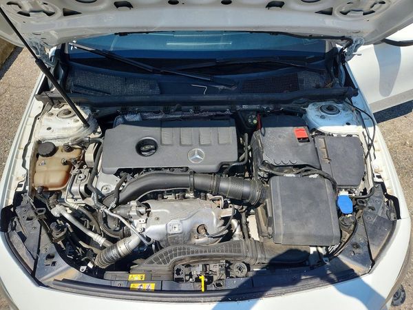 2019 MERCEDES-BENZ A-CLASS A220 — Engine bay