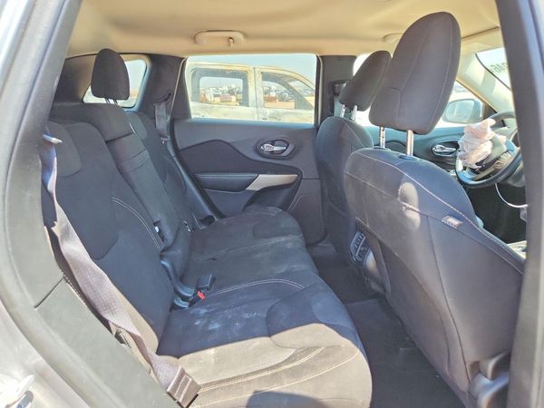 2017 JEEP CHEROKEE LATITUDE FWD