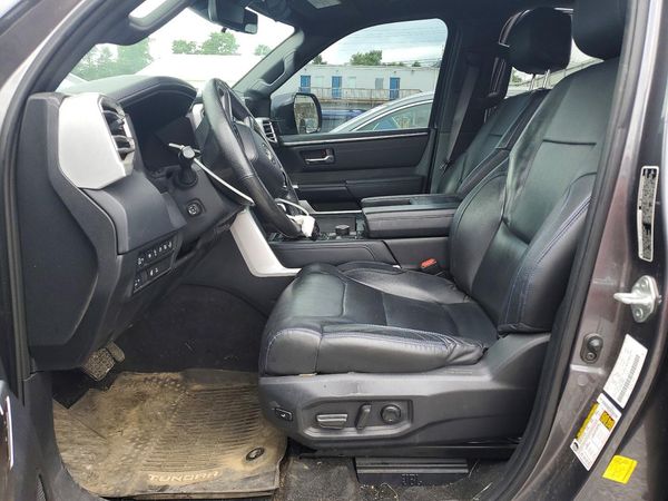 2022 TOYOTA TUNDRA Platinum