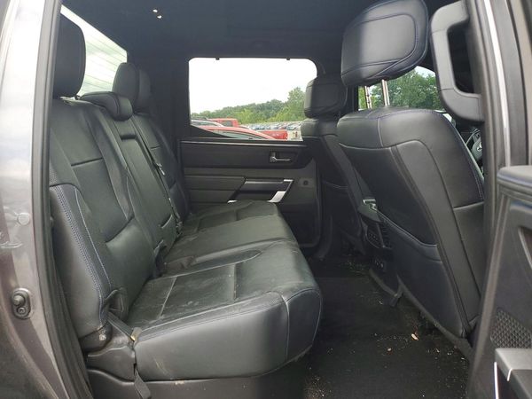 2022 TOYOTA TUNDRA Platinum