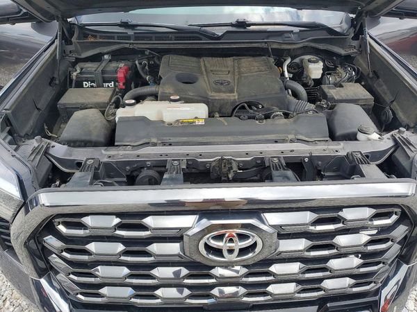 2022 TOYOTA TUNDRA Platinum