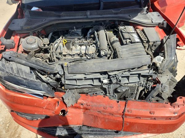 2019 VOLKSWAGEN JETTA S, SE, R-Line — Engine bay