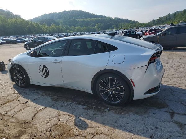 2024 TOYOTA PRIUS