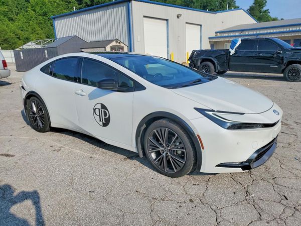 2024 TOYOTA PRIUS