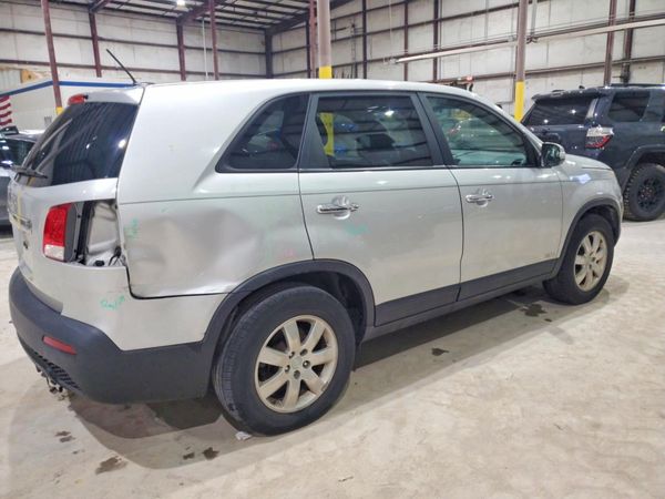2013 KIA SORENTO Base / LX