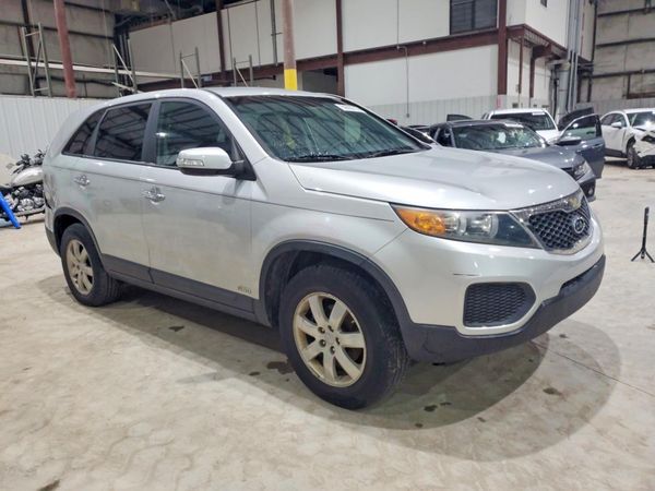 2013 KIA SORENTO Base / LX