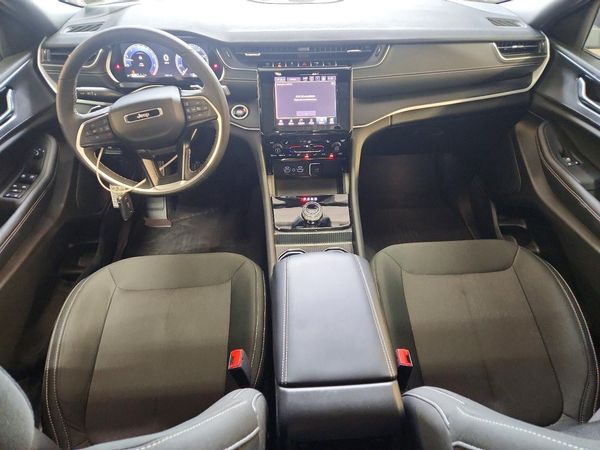 2025 JEEP GRAND CHEROKEE Laredo, Altitude