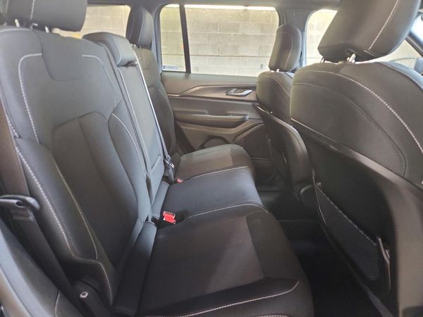2025 JEEP GRAND CHEROKEE Laredo, Altitude