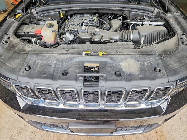 2025 JEEP GRAND CHEROKEE Laredo, Altitude