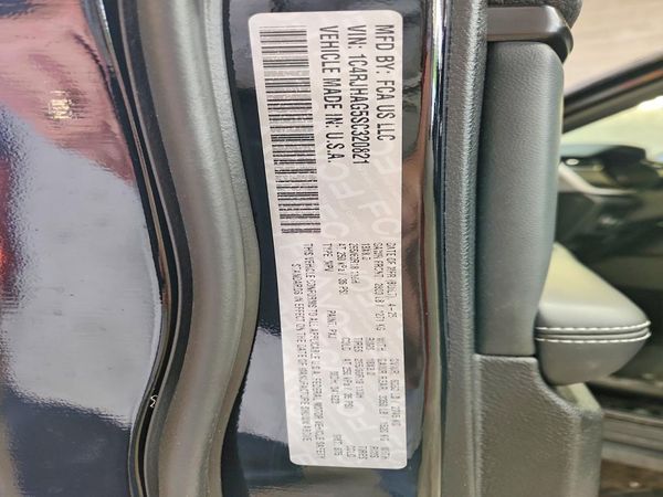 2025 JEEP GRAND CHEROKEE Laredo, Altitude