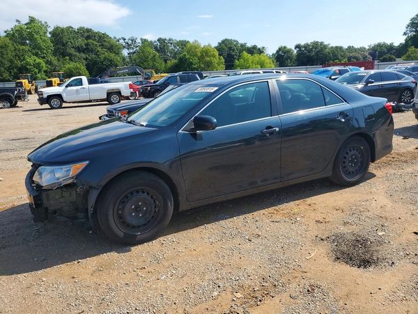 2012 TOYOTA CAMRY — Front 3/4