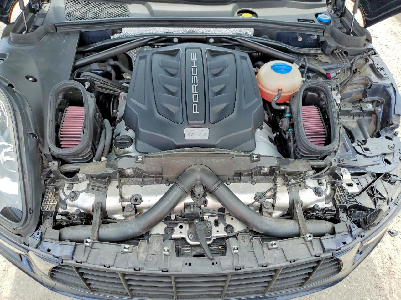 2015 PORSCHE MACAN