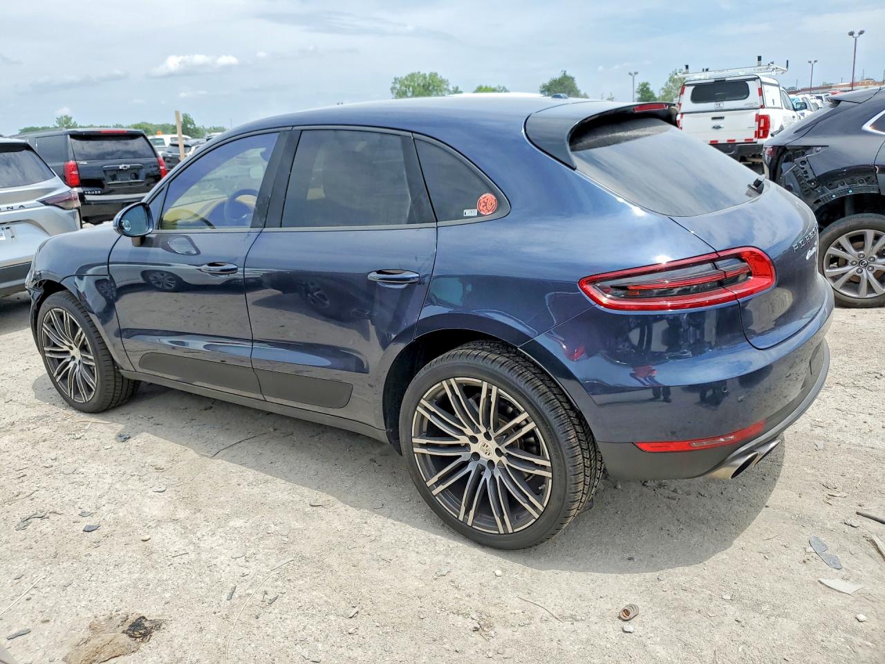2015 PORSCHE MACAN