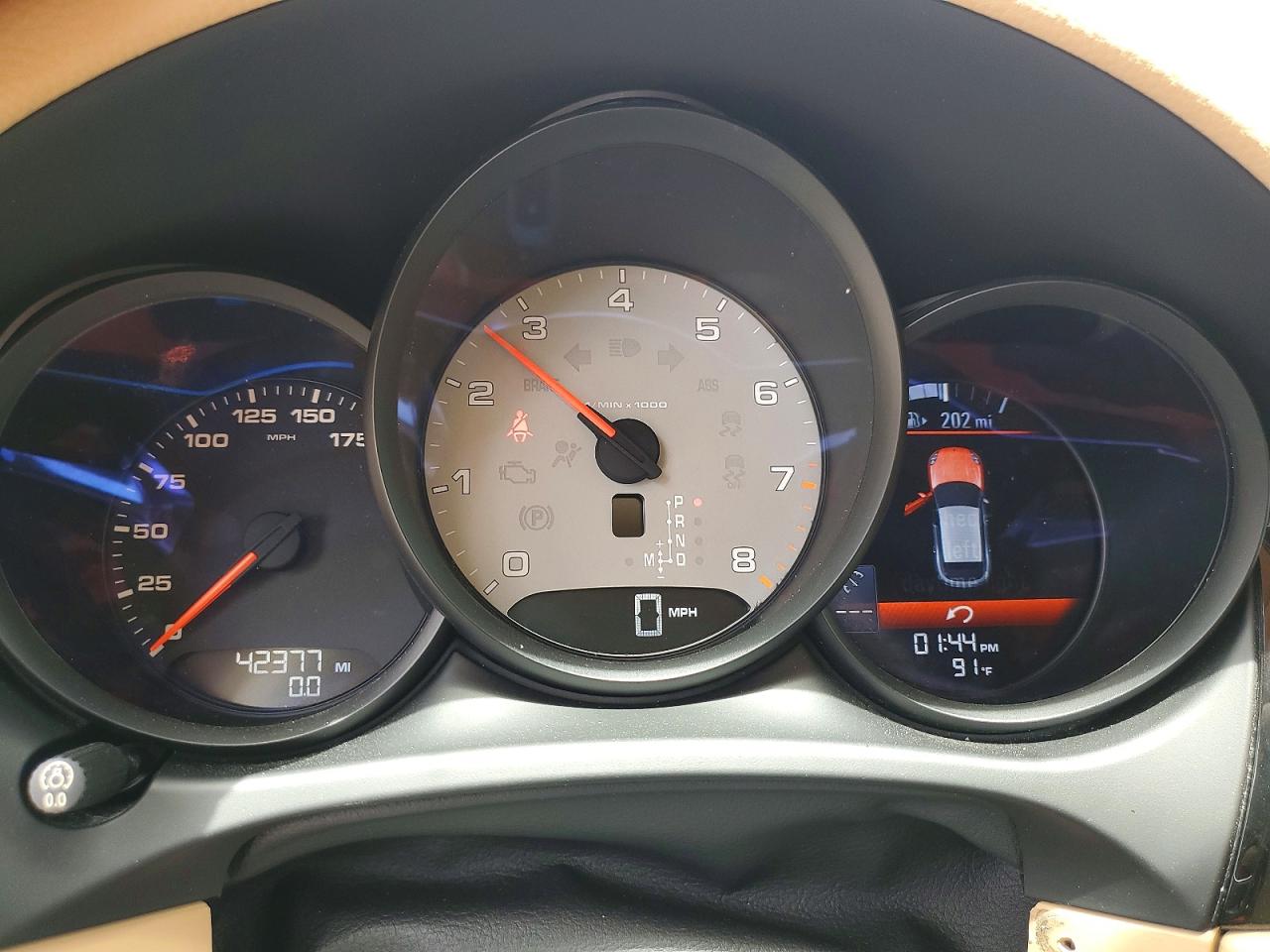 2015 PORSCHE MACAN