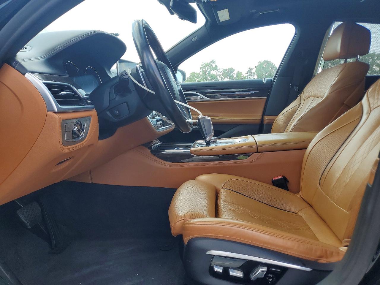 2016 BMW 740