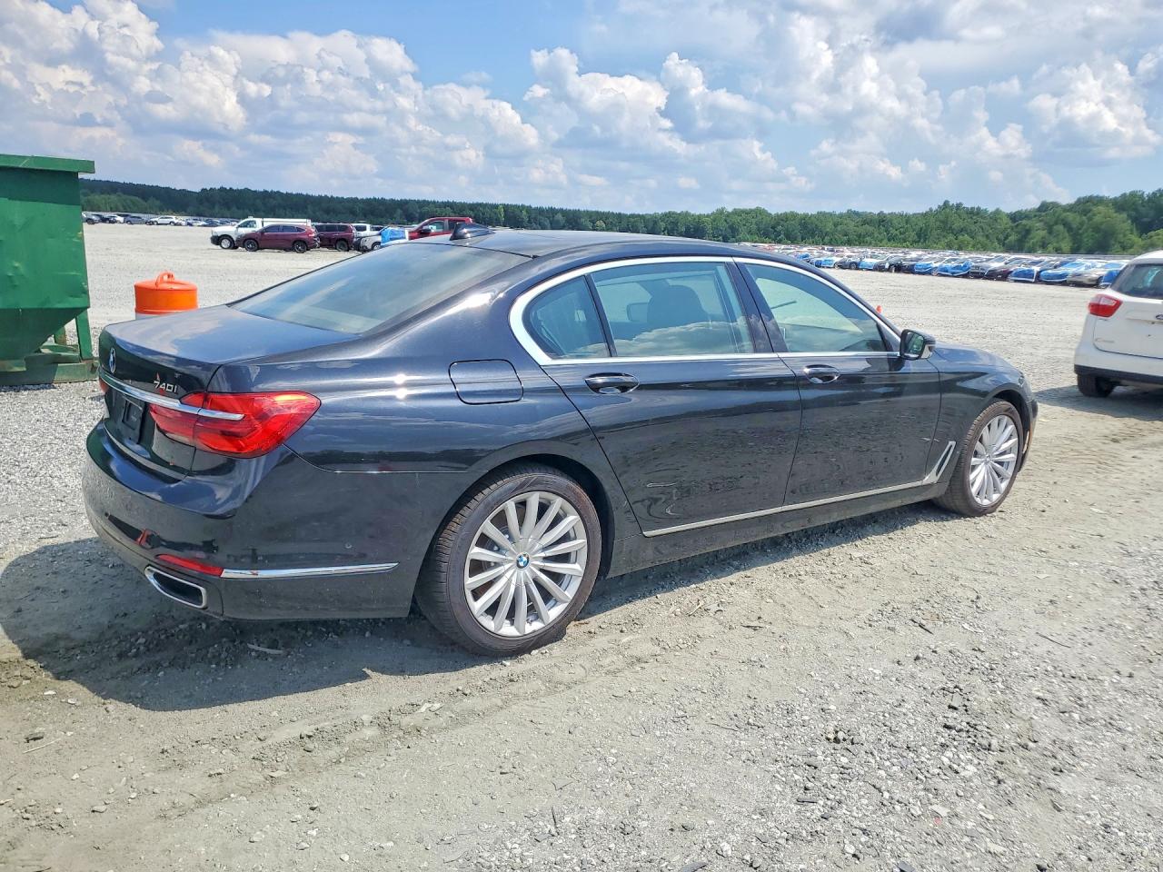 2016 BMW 740