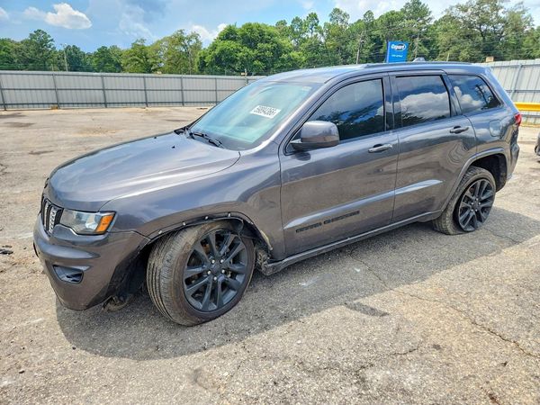 2018 JEEP GRAND CHEROKEE LAREDO 4X2