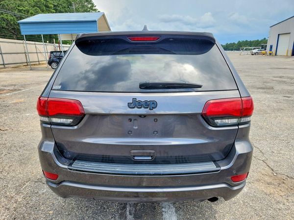 2018 JEEP GRAND CHEROKEE LAREDO 4X2