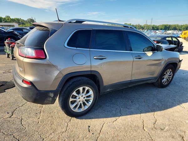 2019 JEEP CHEROKEE LATITUDE FWD