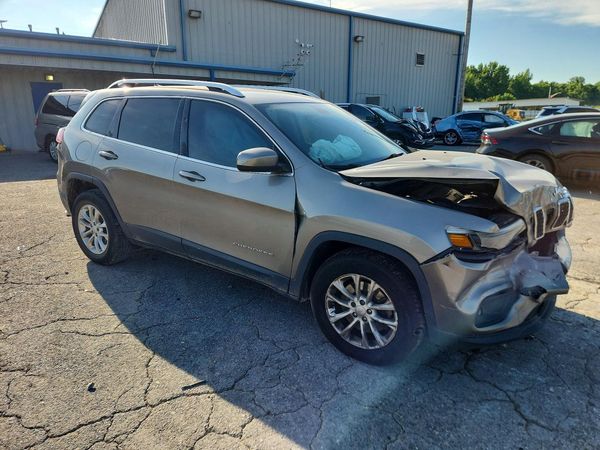 2019 JEEP CHEROKEE LATITUDE FWD