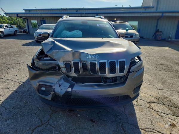 2019 JEEP CHEROKEE LATITUDE FWD