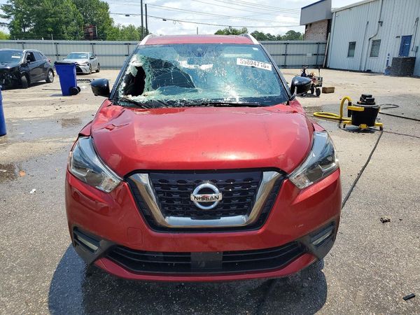 2020 NISSAN KICKS