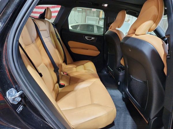 2019 VOLVO XC60 Inscription