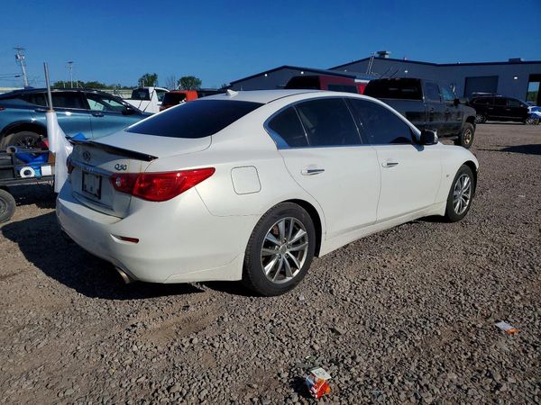 2015 INFINITI Q50