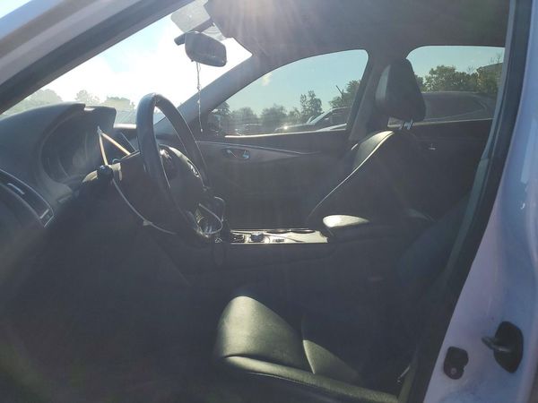 2015 INFINITI Q50