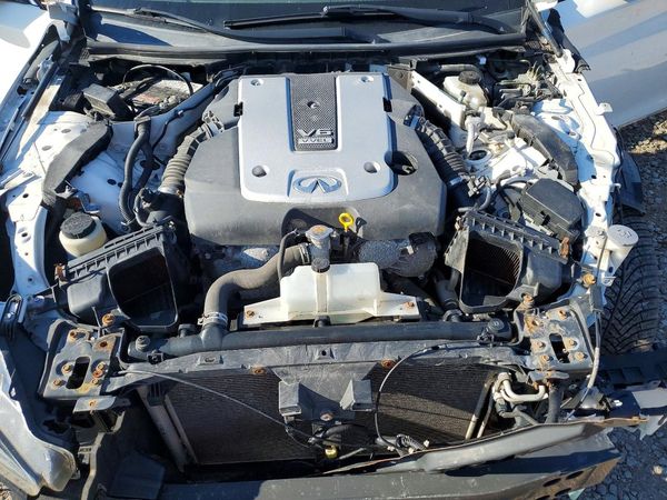 2015 INFINITI Q50