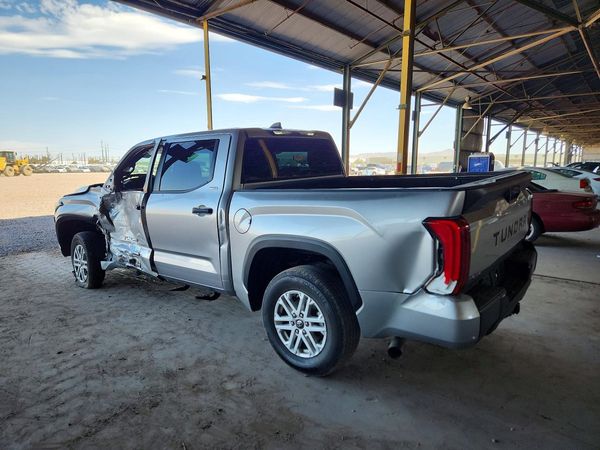 2025 TOYOTA TUNDRA SR5