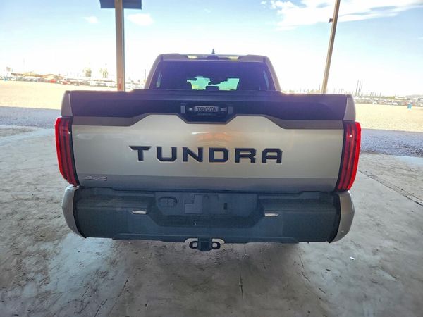 2025 TOYOTA TUNDRA SR5