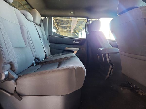 2025 TOYOTA TUNDRA SR5