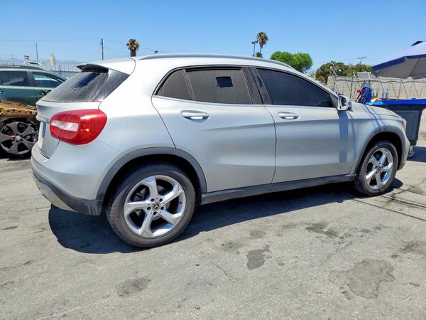 2018 MERCEDES-BENZ GLA GLA250