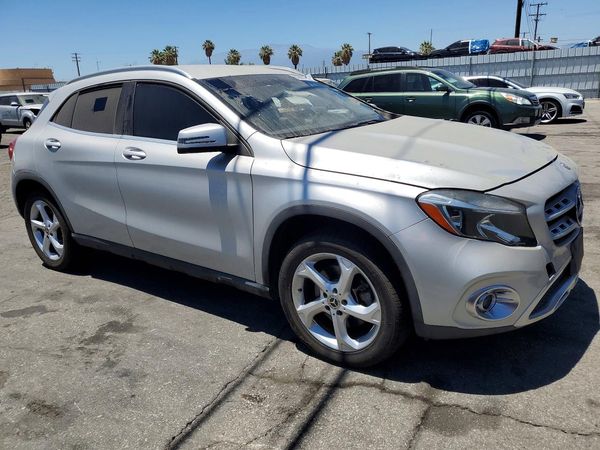 2018 MERCEDES-BENZ GLA GLA250