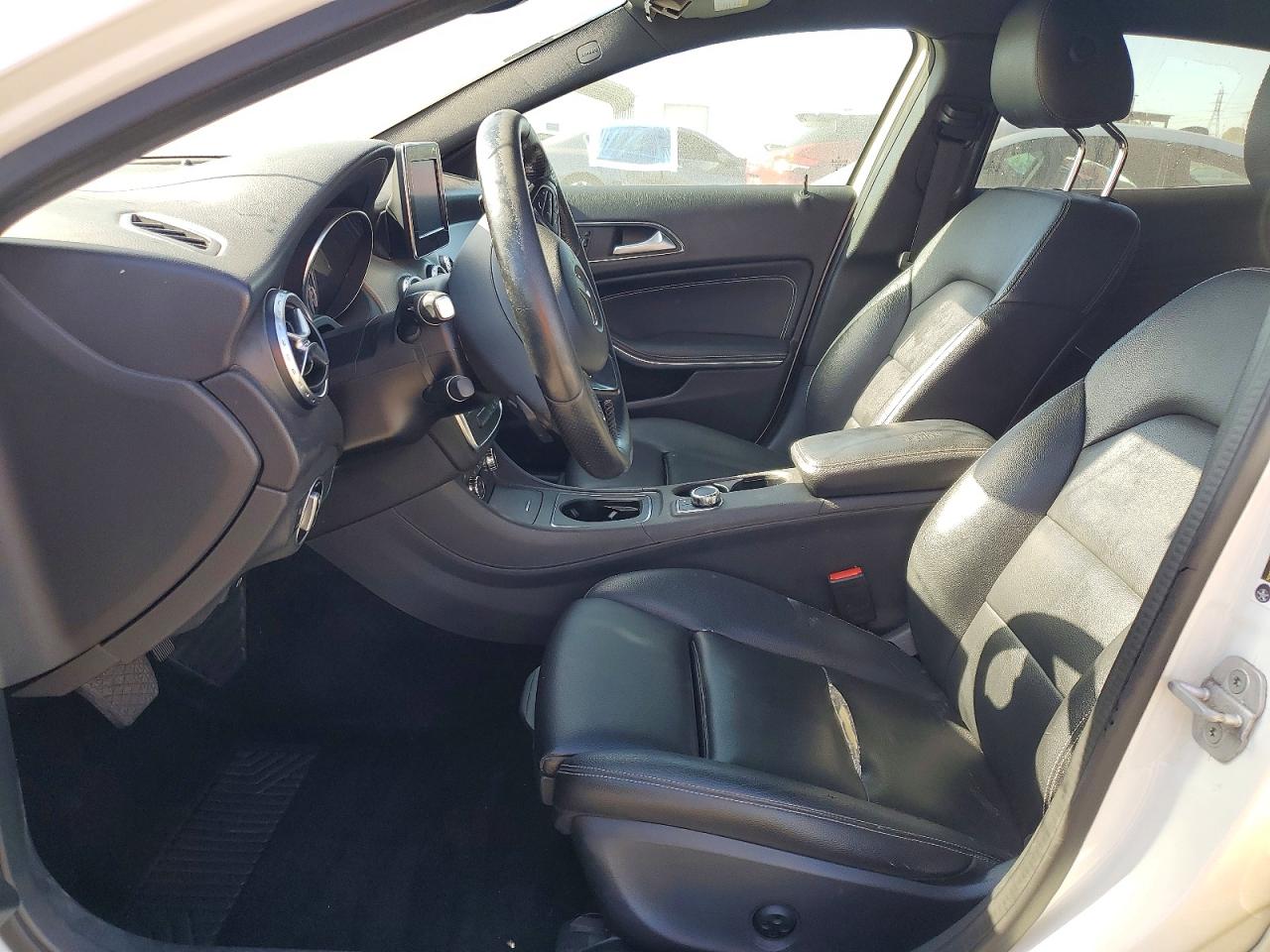 2017 MERCEDES-BENZ GLA GLA250