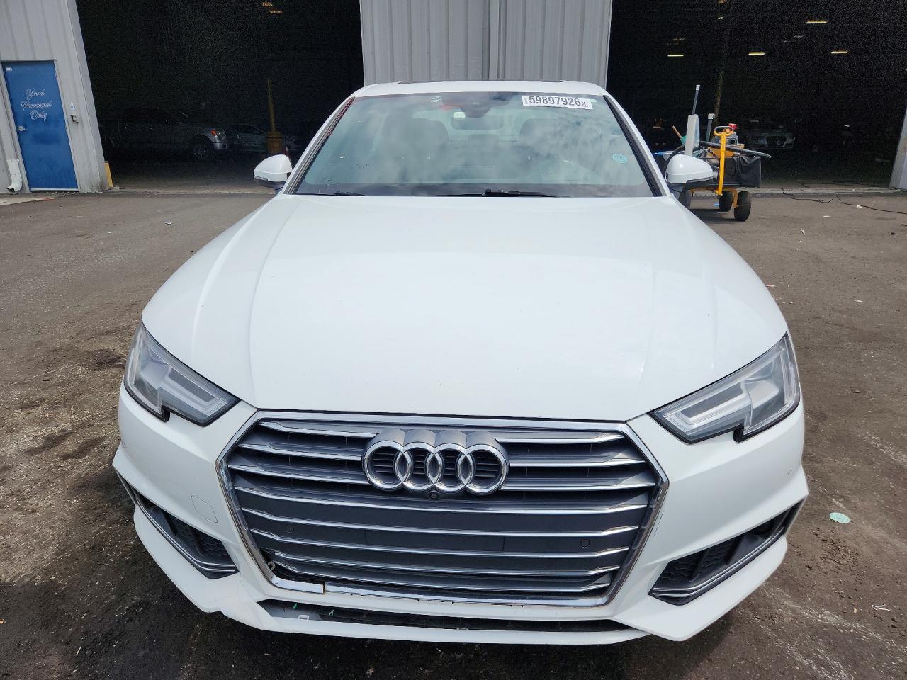 2018 AUDI A4 Prestige