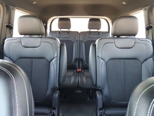 2024 JEEP GRAND CHEROKEE L LAREDO 4X4