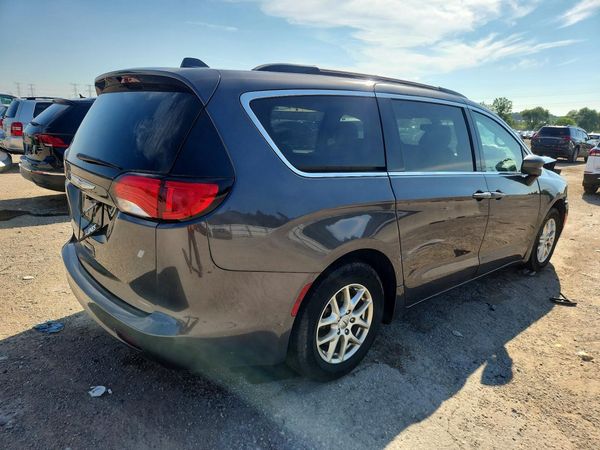 2021 CHRYSLER VOYAGER