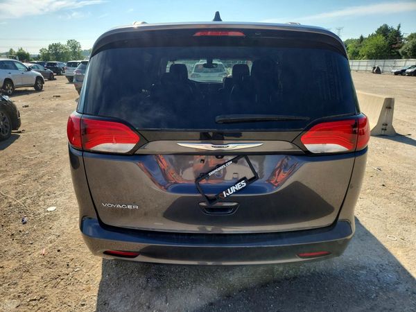 2021 CHRYSLER VOYAGER