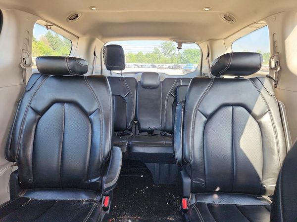 2021 CHRYSLER VOYAGER