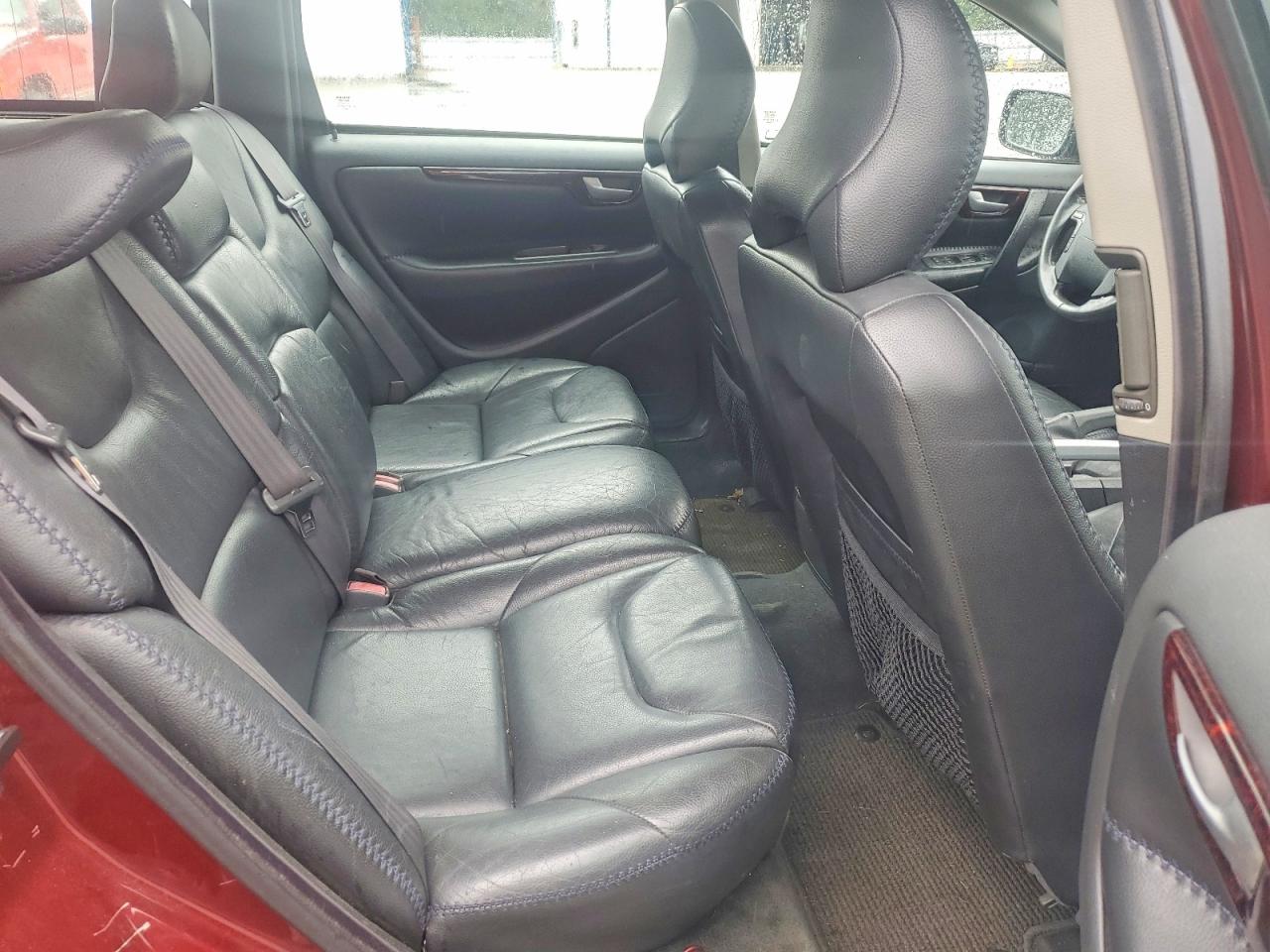 2003 VOLVO XC70