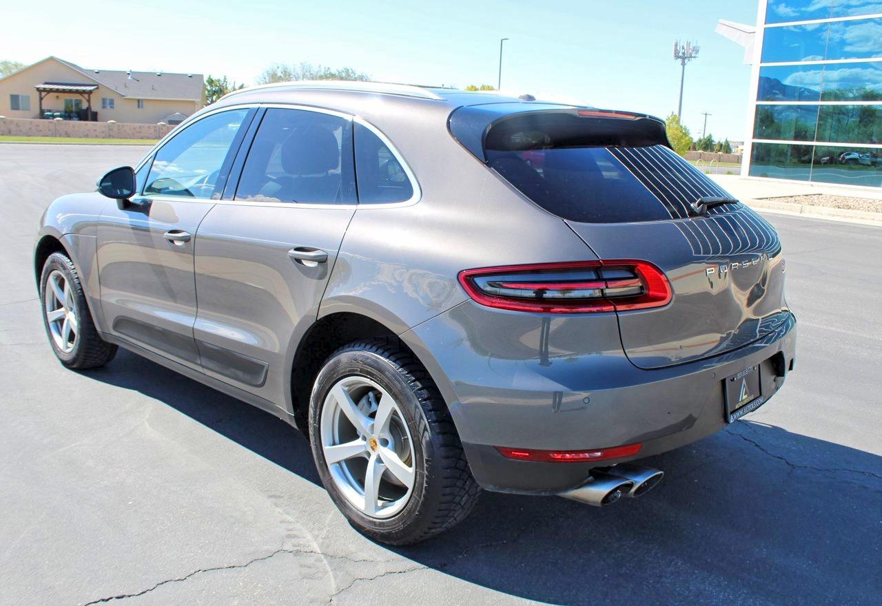 2015 PORSCHE MACAN