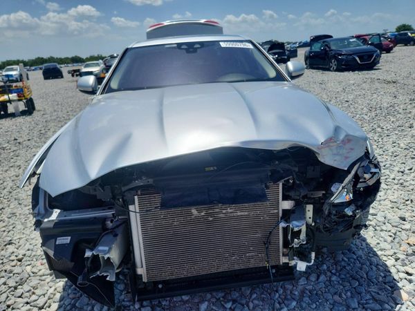 2019 JAGUAR XE