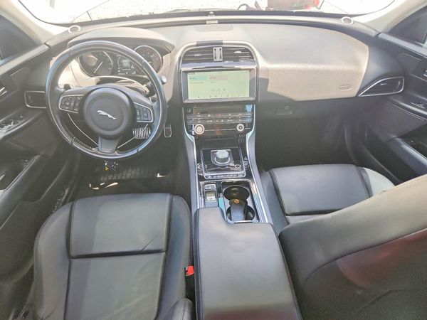 2019 JAGUAR XE
