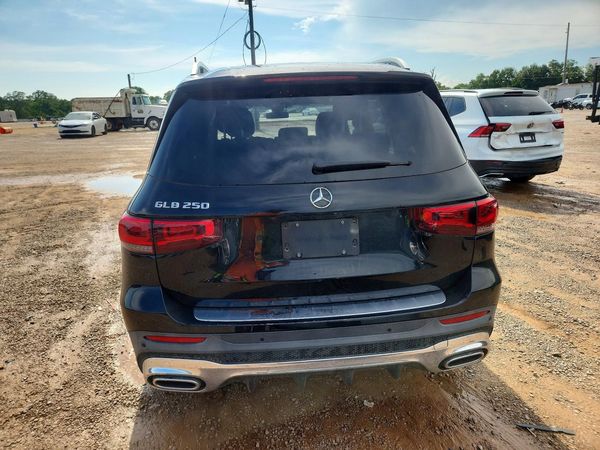 2022 MERCEDES-BENZ GLB GLB250