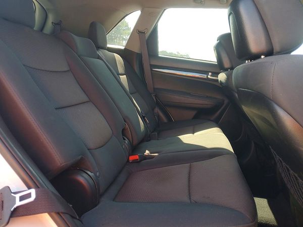 2013 KIA SORENTO Base / LX