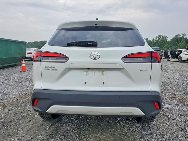 2026 TOYOTA COROLLA CROSS XLE