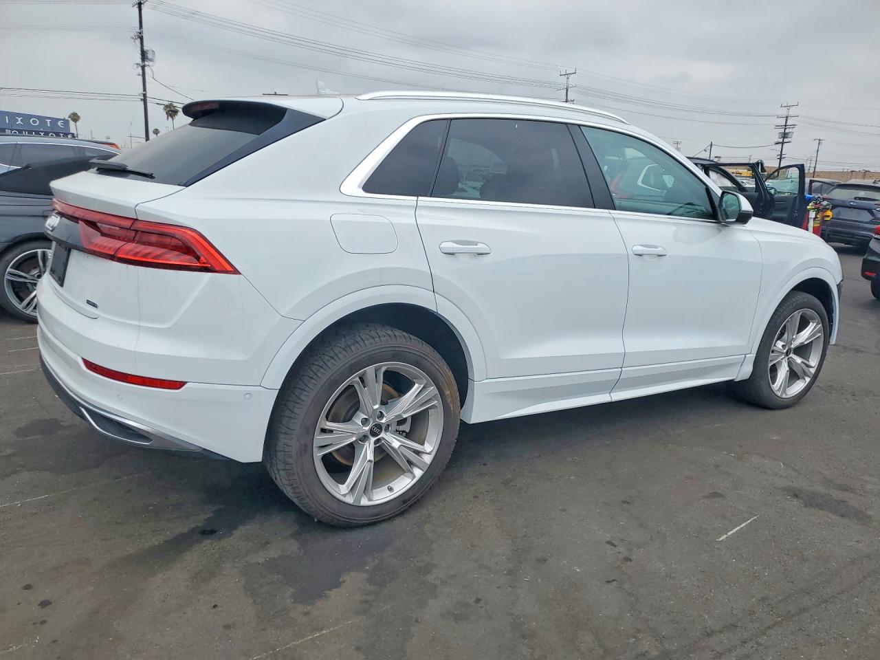 2023 AUDI Q8 quattro Premium