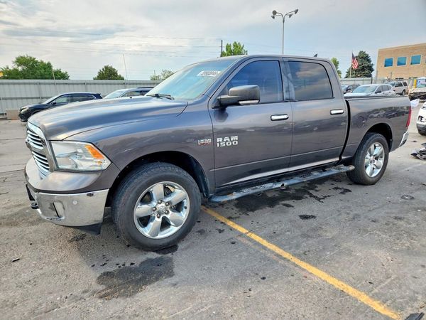 2016 RAM 1500 SLT
